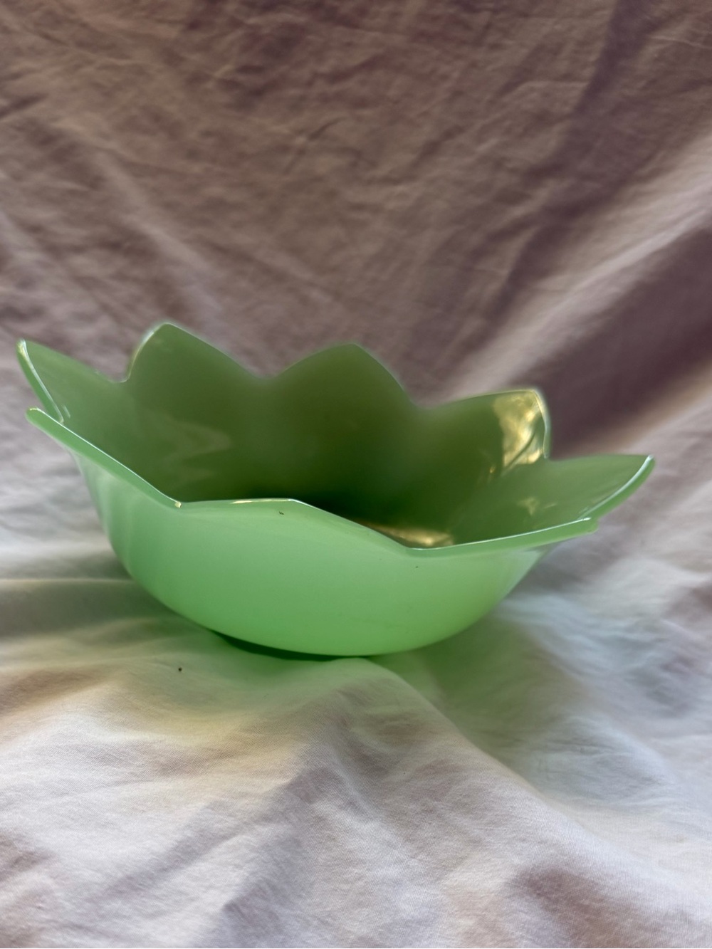 Vintage 30’s Fenton Jadeite lotus bowl